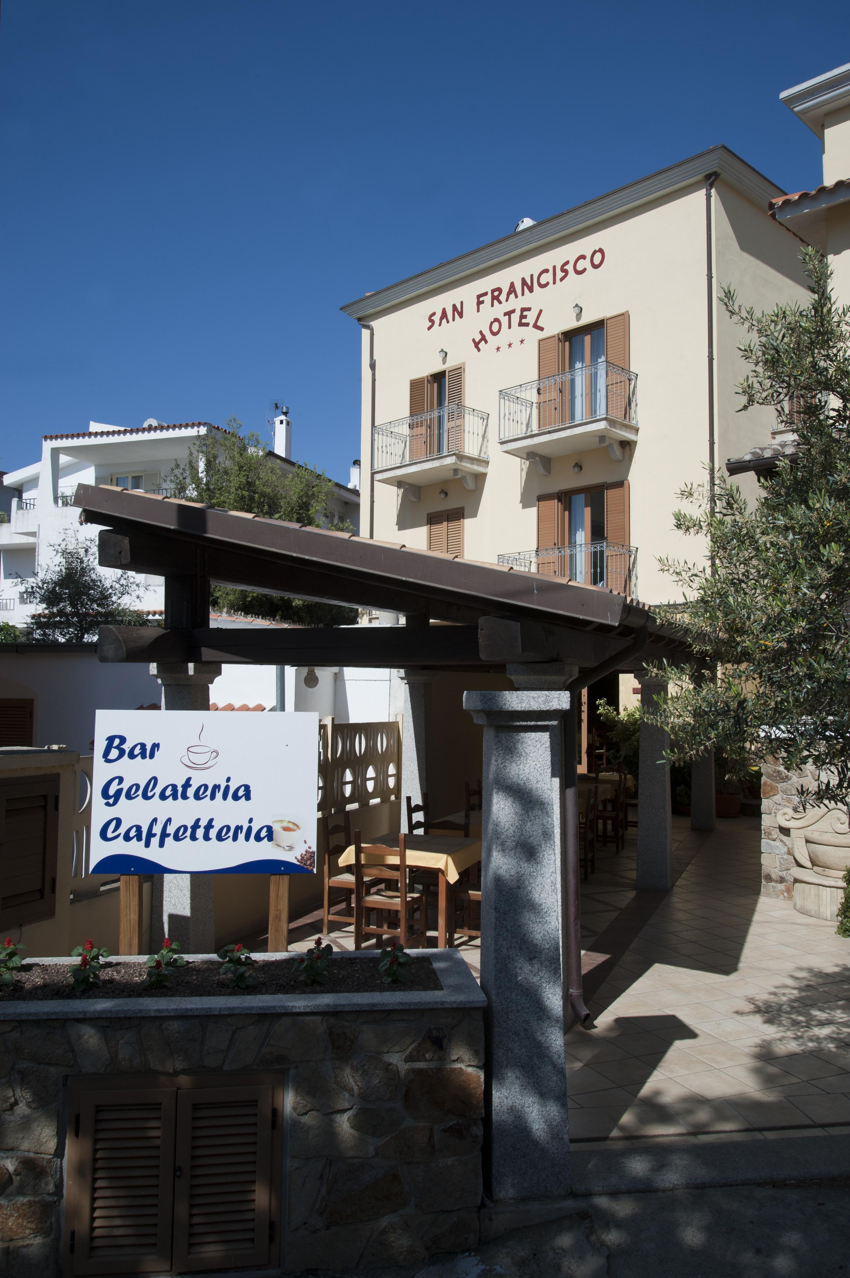 Hotel San Francisco Cala Gonone Exterior foto